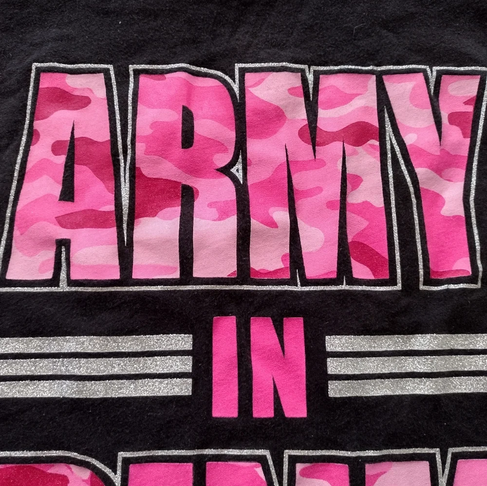 "SOLD 🪖 in PINK" Susan G Komen T-shirt - Picture 11 of 13